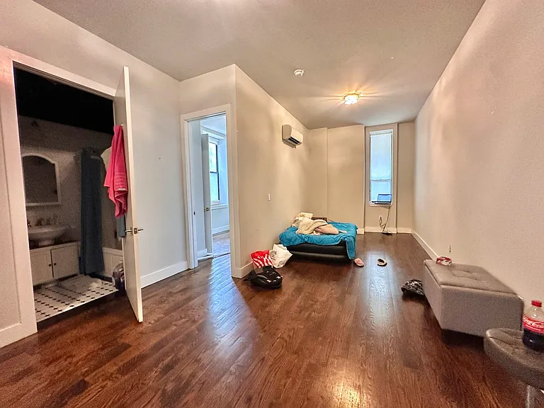 489 Washington Ave #1F — Photo 3