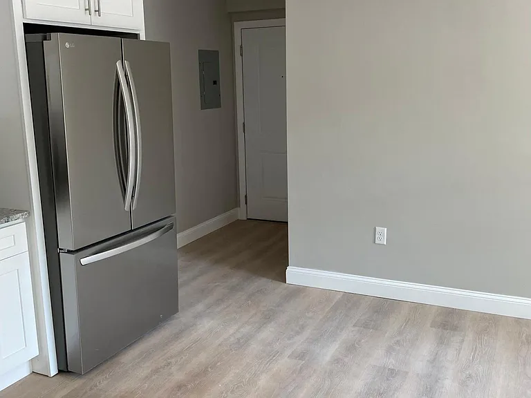 10 Mechanic St — Photo 2