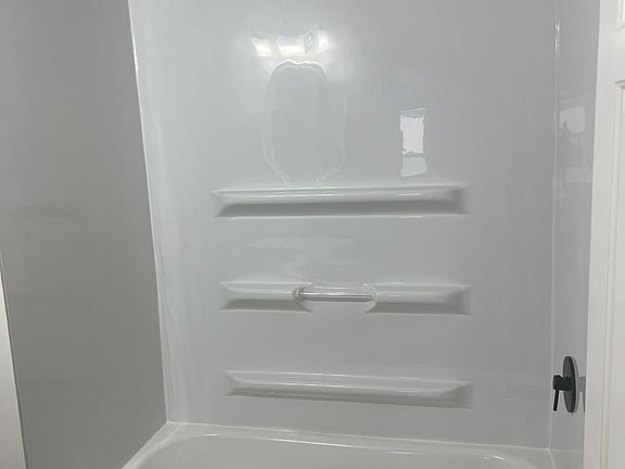 2nd image of 4529 Vernon Ave