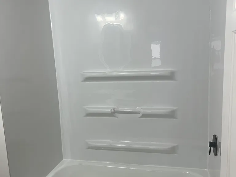 4529 Vernon Ave — Photo 2