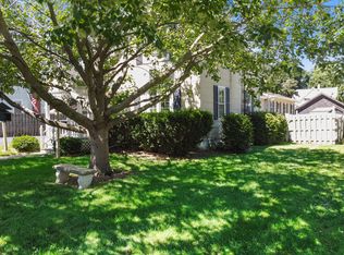 604 1st St, Harvard, IL 60033