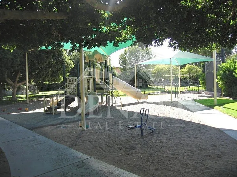 1529 E Edgewater Dr — Photo 32
