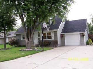 224 N Ruschli St, Crown Pt, IN 46307