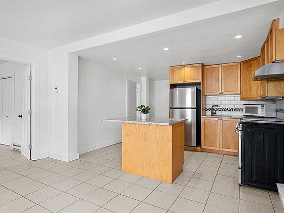2nd image of 2111 E 14th St SW #104
