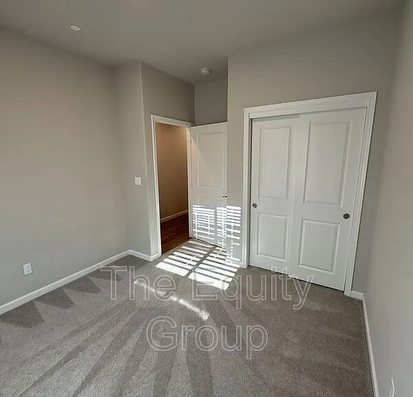 514 S Summit St #102 — Photo 10