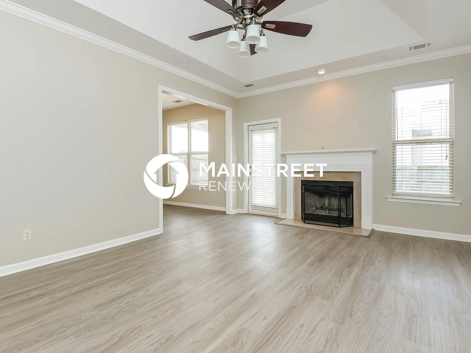 1025 Washington Ct — Photo 3