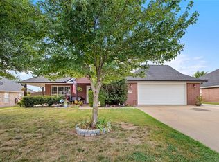 631 Paint Ln, Centerton, AR 72719