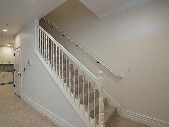 5th image of 2112 Tienda Dr