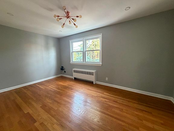 4th image of 119 Hobart Ave #4E