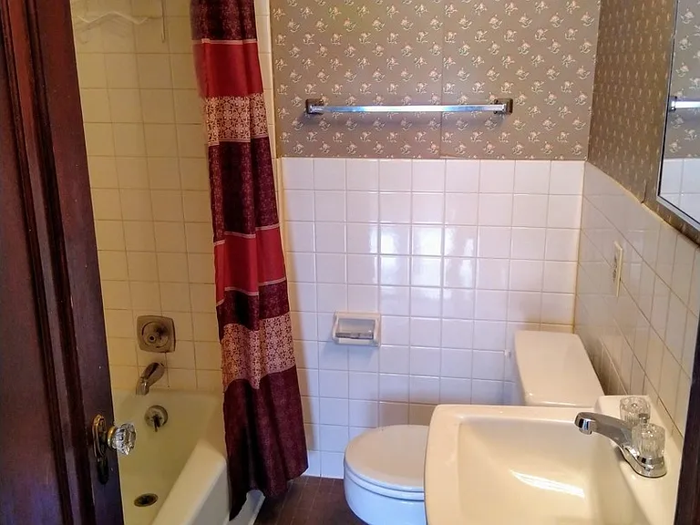 2933 Delaware Ave #1-6 — Photo 4