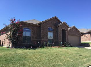 9301 Gabriella Dr, White Settlement, TX 76108