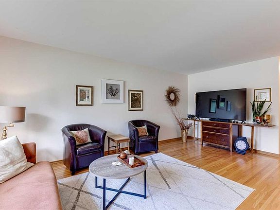 5th image of 1333 N Rosehill Dr NW