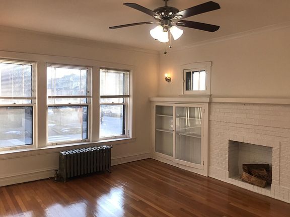 5th image of 2158 W Berteau Ave APT 1