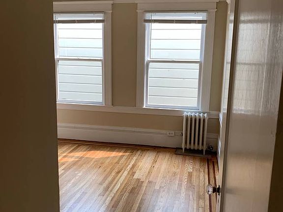 3rd image of 410 15th Ave #10