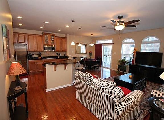 3rd image of 1913 Liesfeld Pkwy #1913
