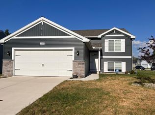 3310 Chapel Hill Dr W, Mishawaka, IN 46545