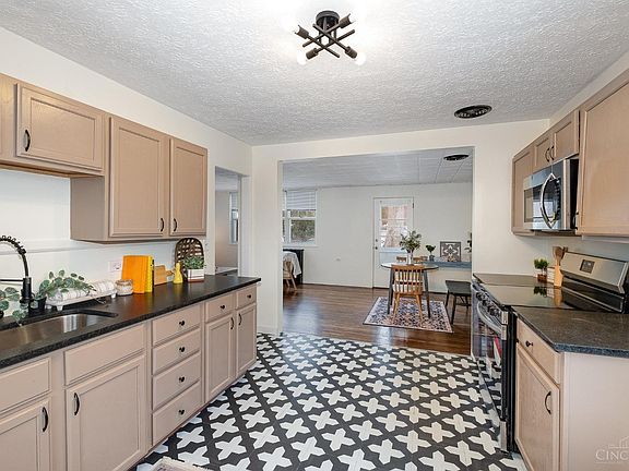 5th image of 119 Burley Cir