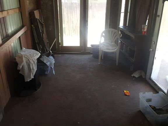 3rd image of 1714 E Poinsettia Ave