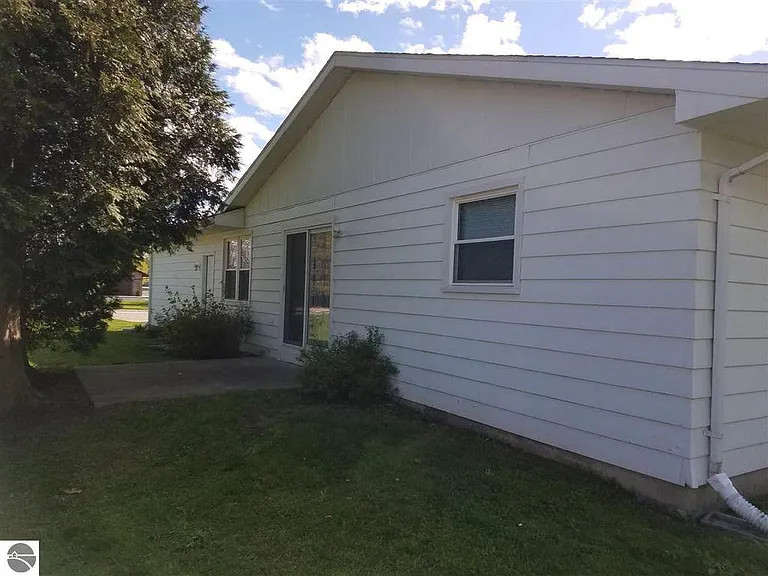252 N Frost Dr — Photo 7