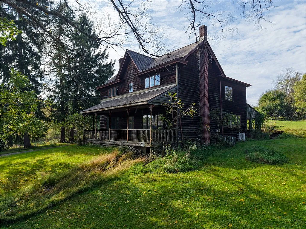 5 bed, 2448 sqft, $2,600 — Photo 3