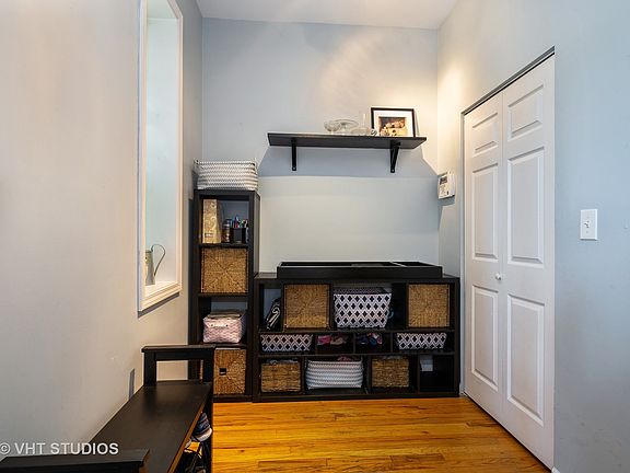 5th image of 2646 N Washtenaw Ave #1D