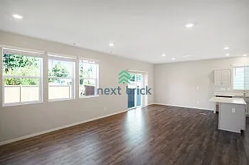 4209 Savannah Loop NE — Photo 17