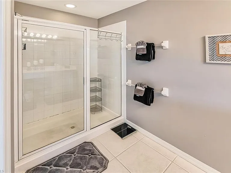 1080 Hampton Cir — Photo 11