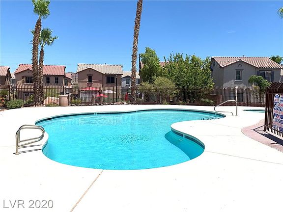 2nd image of 1102 Paradise Resort Dr