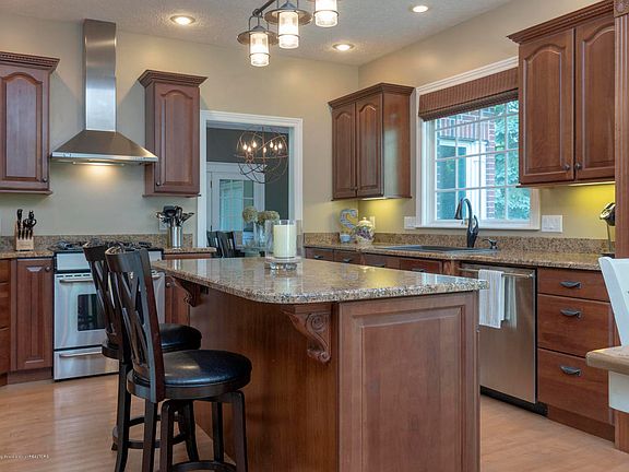 5th image of 16977 Black Walnut Ln
