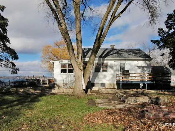 88 Lake Ln, Fox Lake, IL 60020
