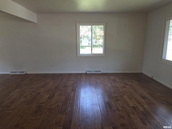 2nd image of 2608 W Fremont St