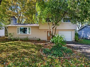 48 Bayberry Cir, Liverpool, NY 13090