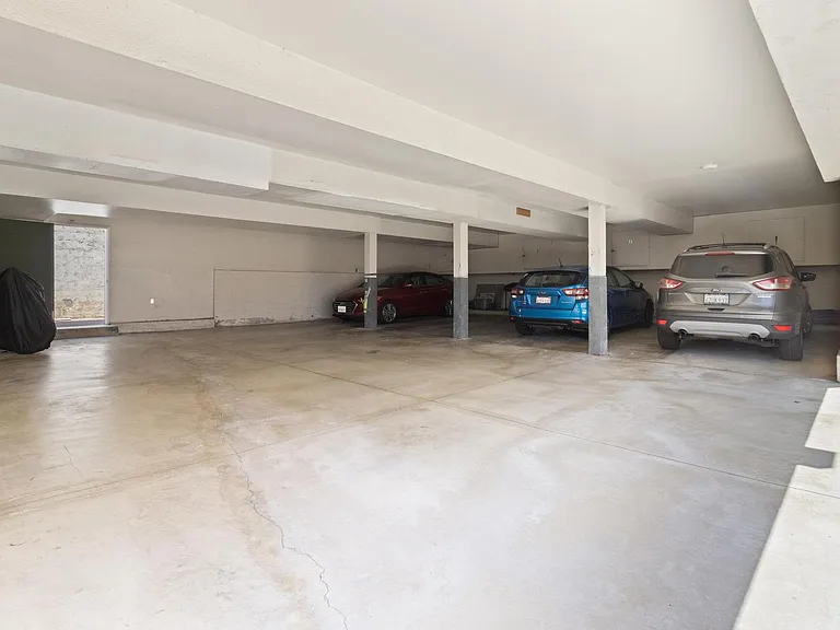 208 E Imperial Ave — Photo 11