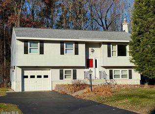 5 Birchtree Ln, Ballston Spa, NY 12020