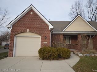 1113 Birchwood Ave, Troy, MI 48083