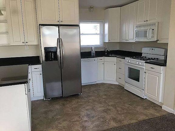 2nd image of 1840 Cable Dr