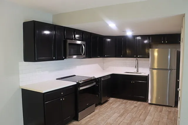 1 bed, 1.5 bath, 924 sqft, $1,400 — Photo 2
