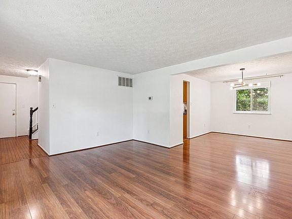 5th image of 115 S Dickenson Ave #Avenue4