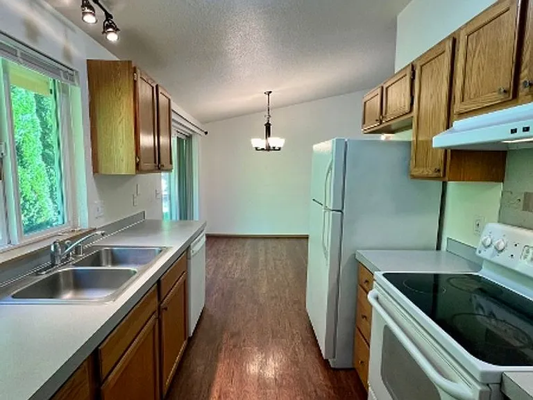 2422 Leach Ct SE — Photo 8
