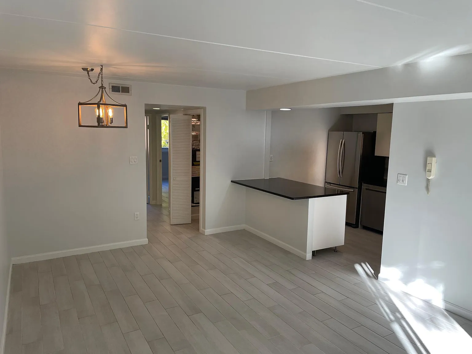 2 bed, 1050 sqft, $2,250 — Photo 2