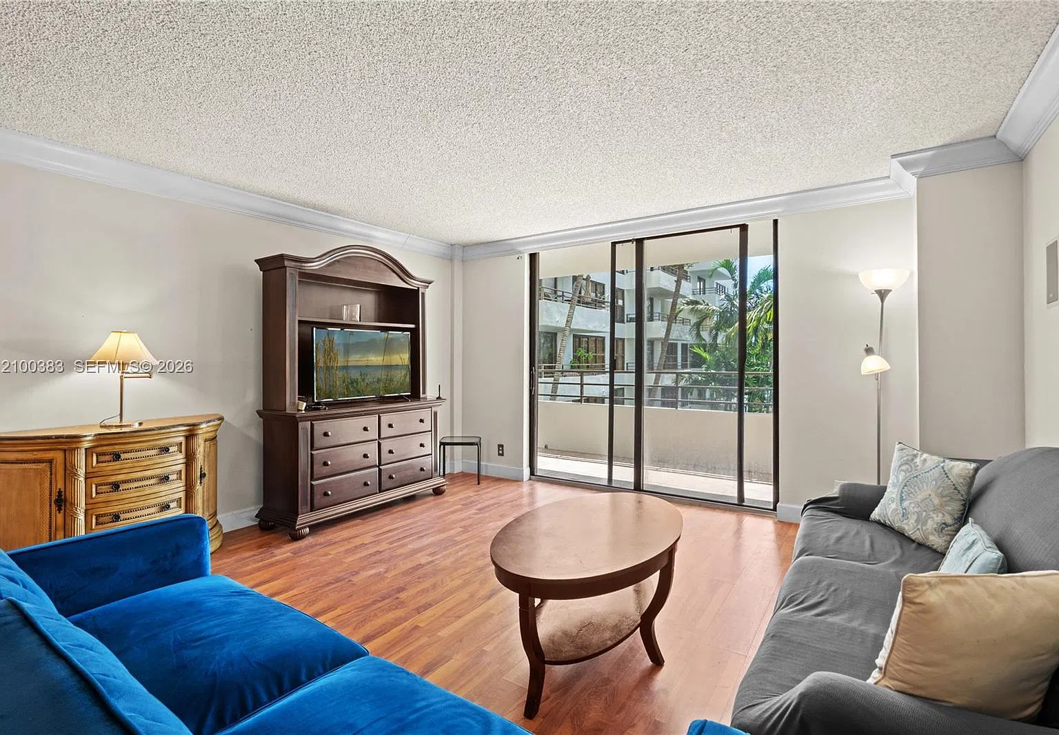 Olympus Condo — Photo 4