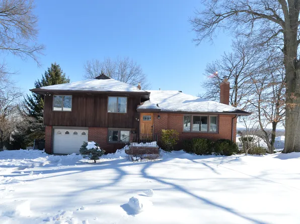 79 Grand Blvd, Emerson, NJ 07630