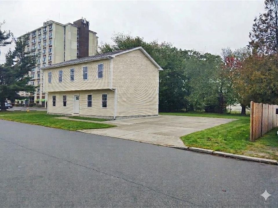 2nd image of 46 Irving Ave