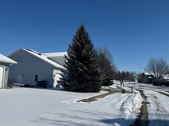 4th image of 518 Huron Dr