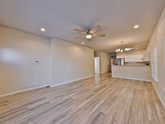 4th image of 710 Cuney Way