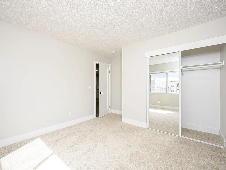 535 N Hobart Blvd — Photo 26