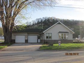 1st image of 811 Amelia St