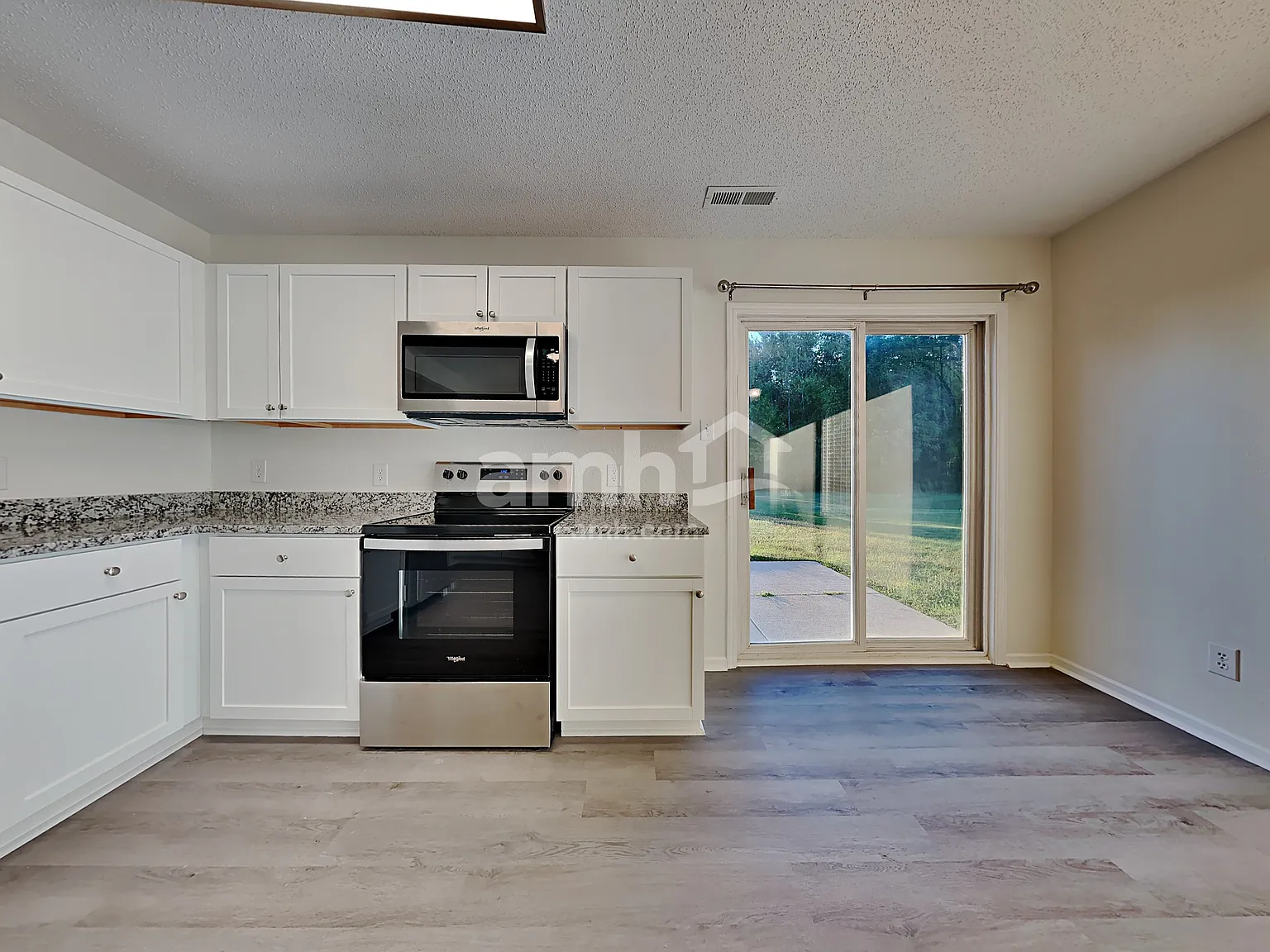 4 bed, 2.5 bath, 2030 sqft, $2,230 — Photo 3