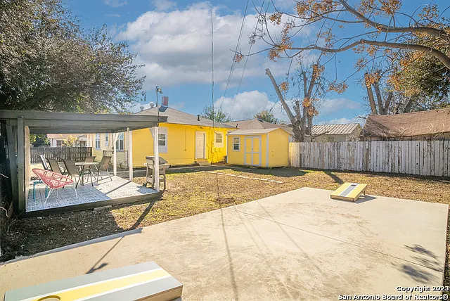475 E French Pl — Photo 37