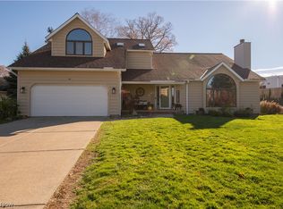 1919 Ridgehurst Dr, Wickliffe, OH 44092